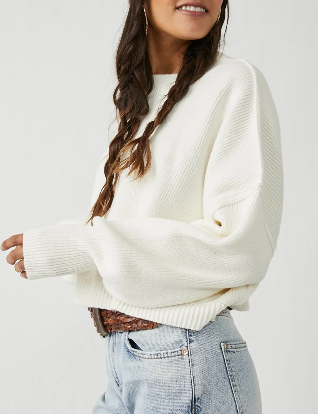 Sure! Here’s an optimized title for the product:

Free People Easy Street Moon Glow Crop Pullover - Stylish & Cozy Womens Lounge Top

This title includes important keywords and modifiers to enhance visibility and appeal.