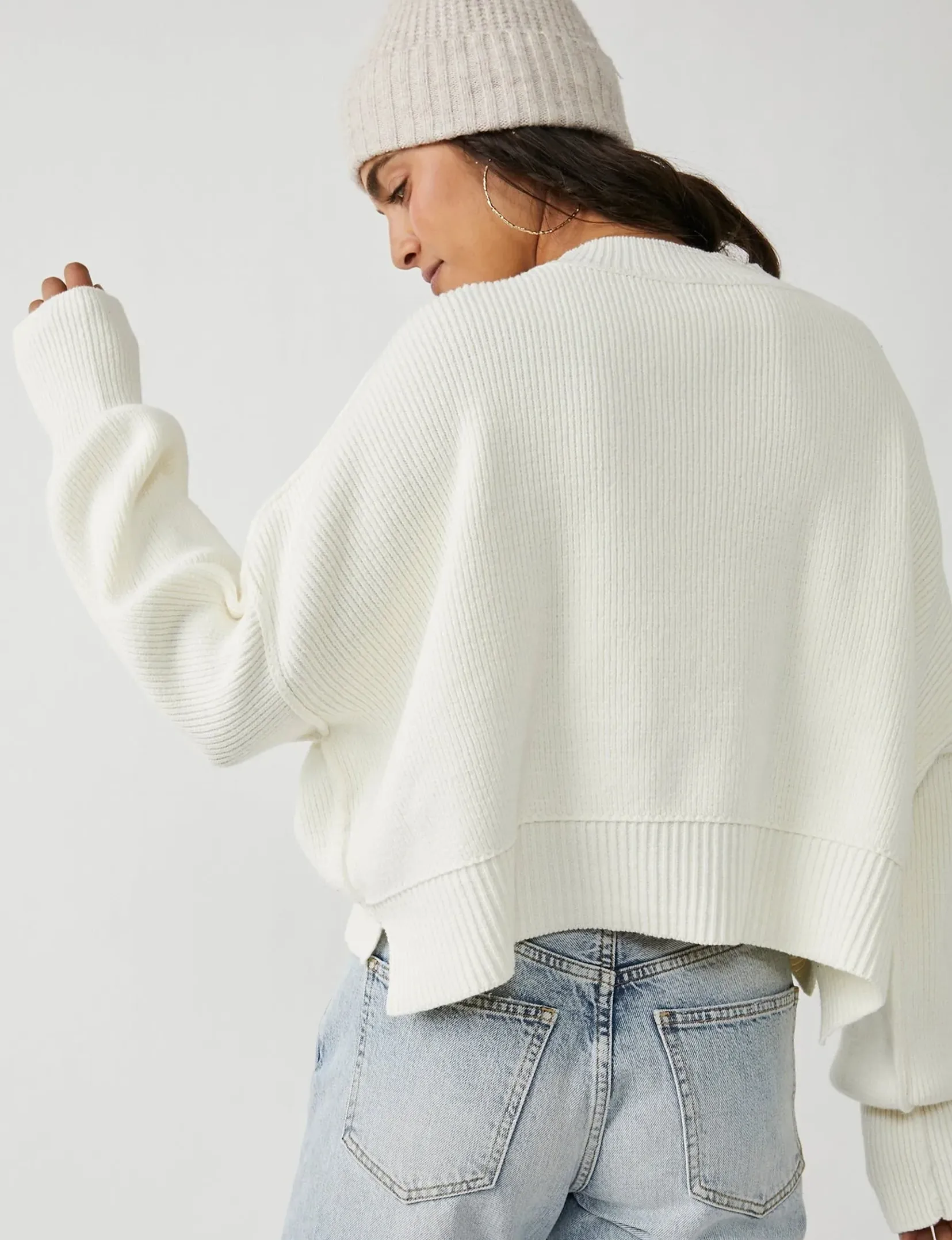 Sure! Here’s an optimized title for the product:

Free People Easy Street Moon Glow Crop Pullover - Stylish & Cozy Womens Lounge Top

This title includes important keywords and modifiers to enhance visibility and appeal.