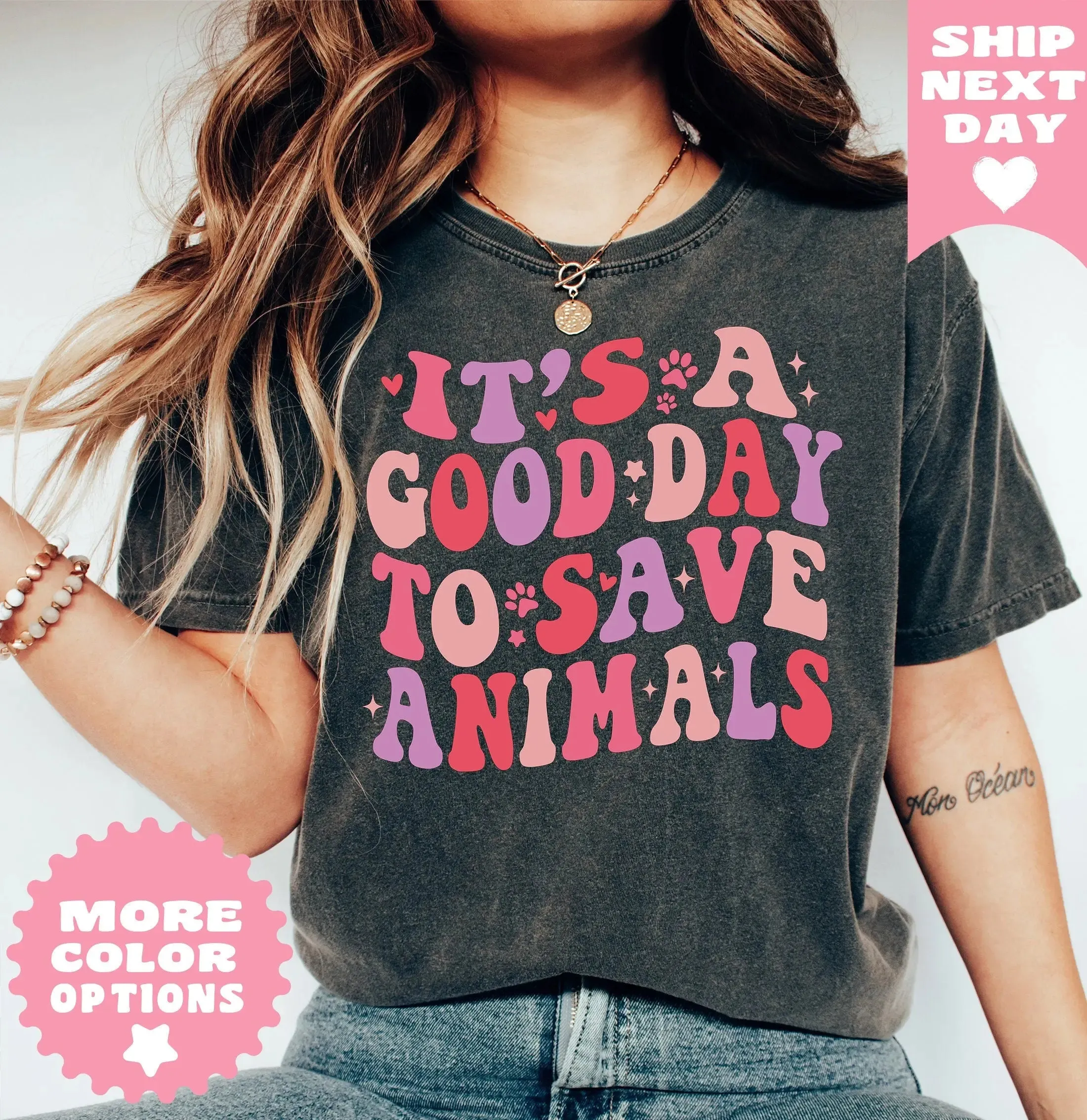 It’s A Good Day To Save Animals T Shirt, Vet Tech Shirt, Vet School Gifts, Gift For Veterinarian, Dog Lover, Cat Lover, Dog Paw